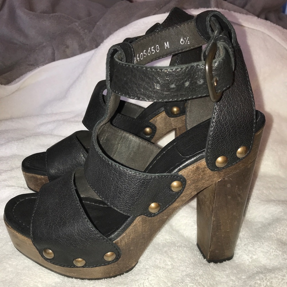 Stuart Weitzman Apron Sandal
